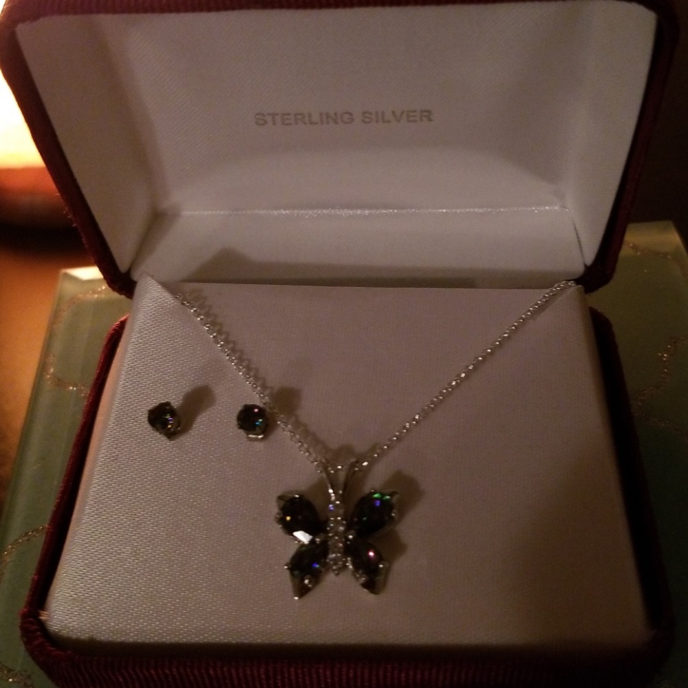 SET CHAIN AND EARRINGS
